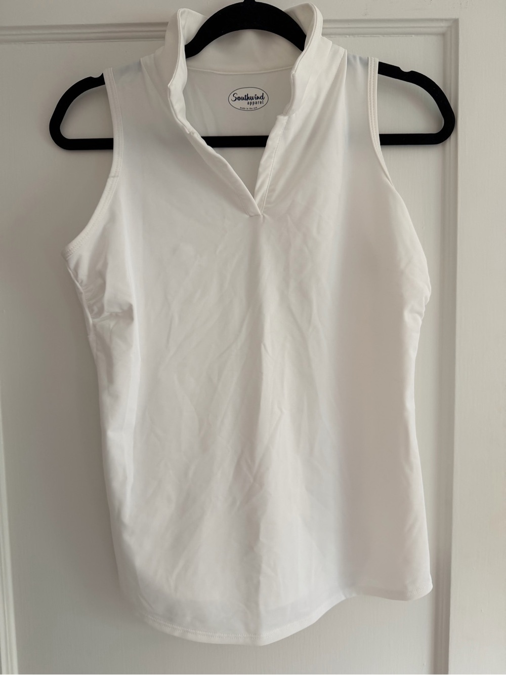 Southwind Apparel Active White Collared Sleeveless V-Neck Tank, Size M, Stretch
